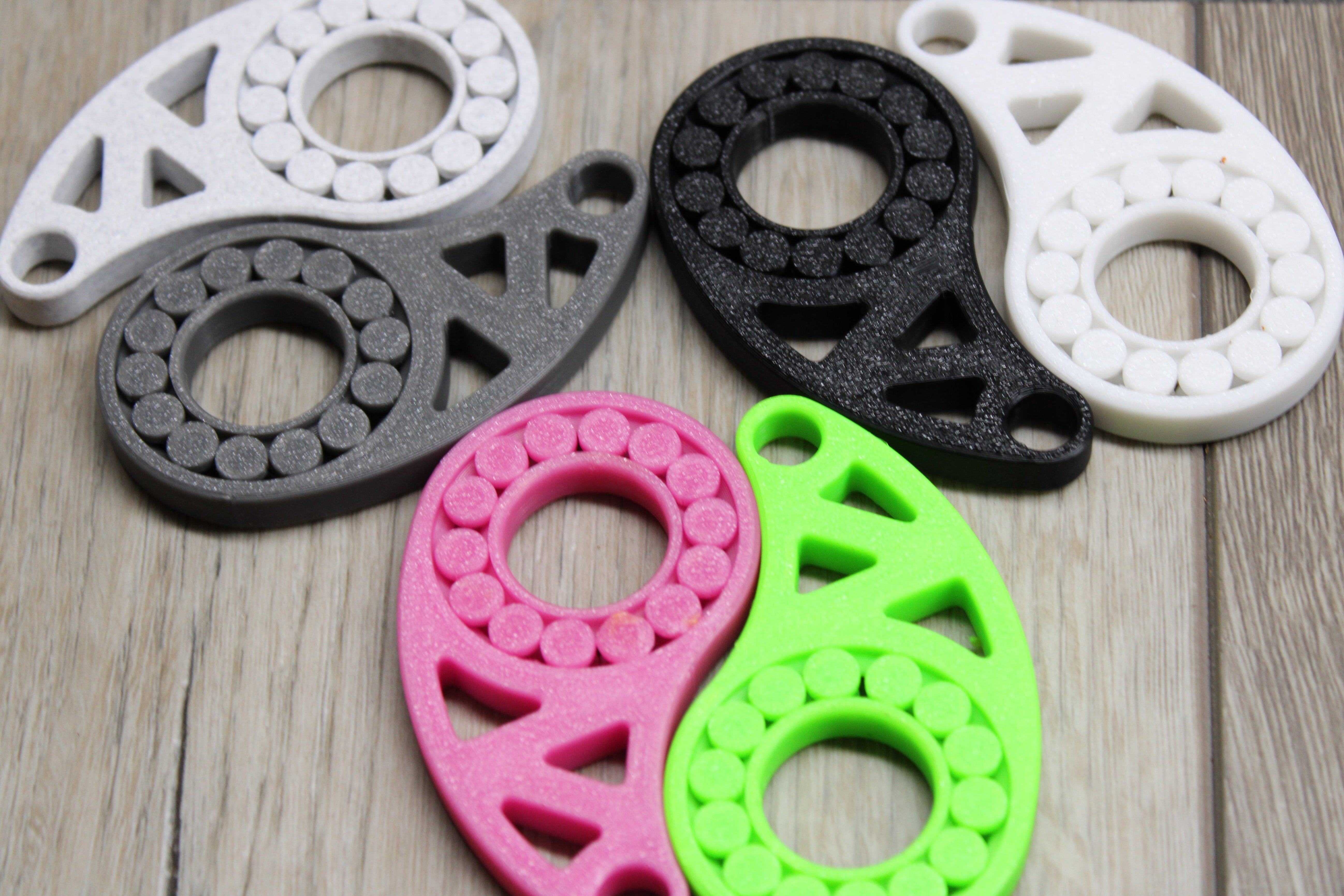 3D-printed keyring fidget spinner on keys